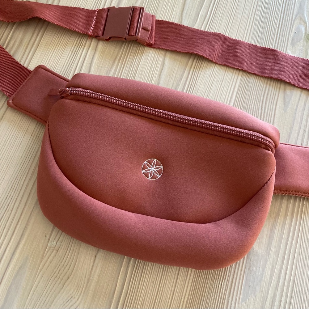 Neoprene Belt Bag - Picture 2 of 6